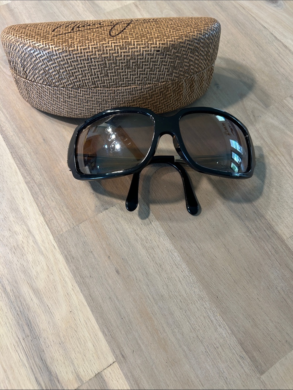 Rare Maui Jim "Bamboo" Black Sunglasses Gold Bamboo Detailing Style 104
